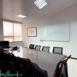 Bảng kính trắng viết bút lông