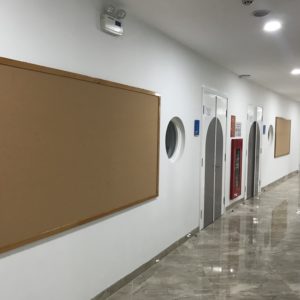 Bảng ghim bần khung gỗ