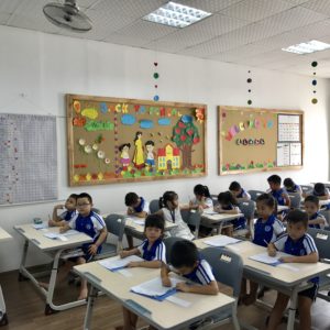 bảng ghim lie khung gỗ sồi