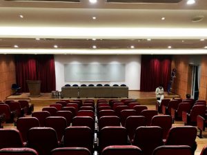 hội trường nên dùng bảng gì